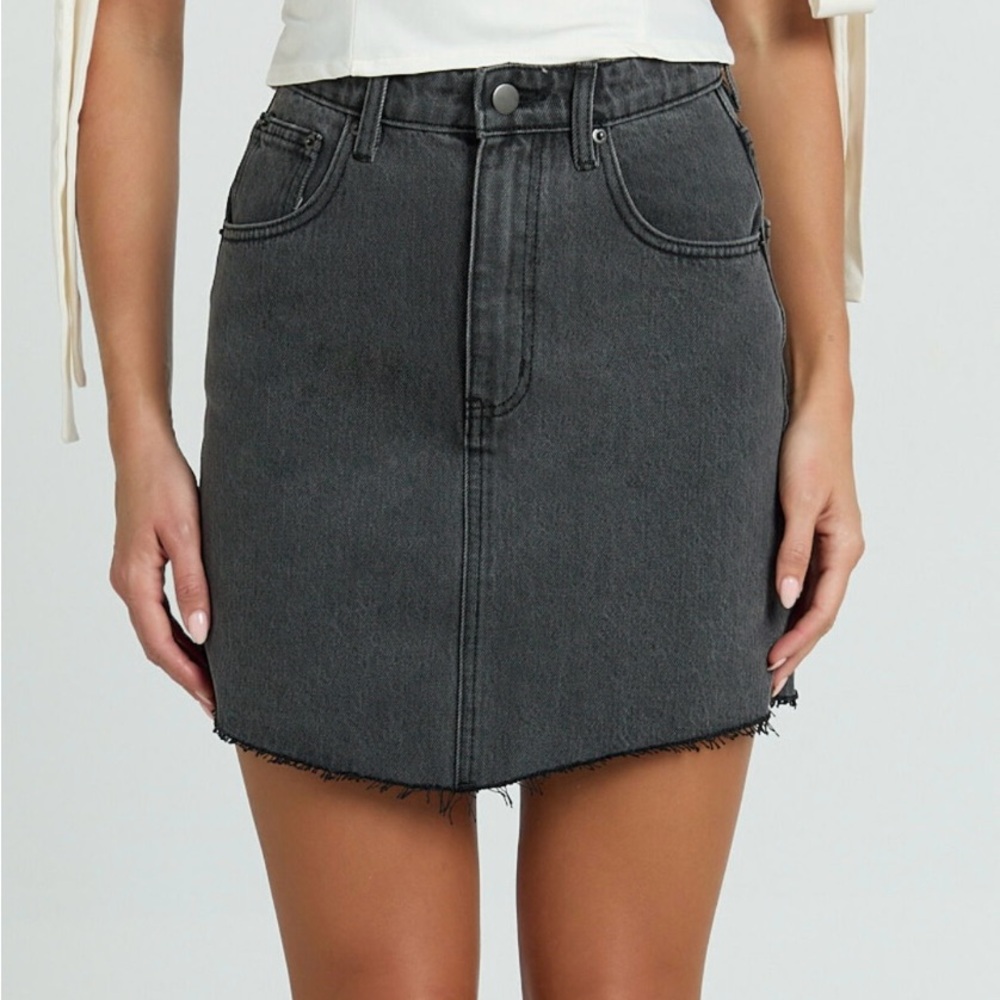 Adan Mini Skirt Showpo NWT